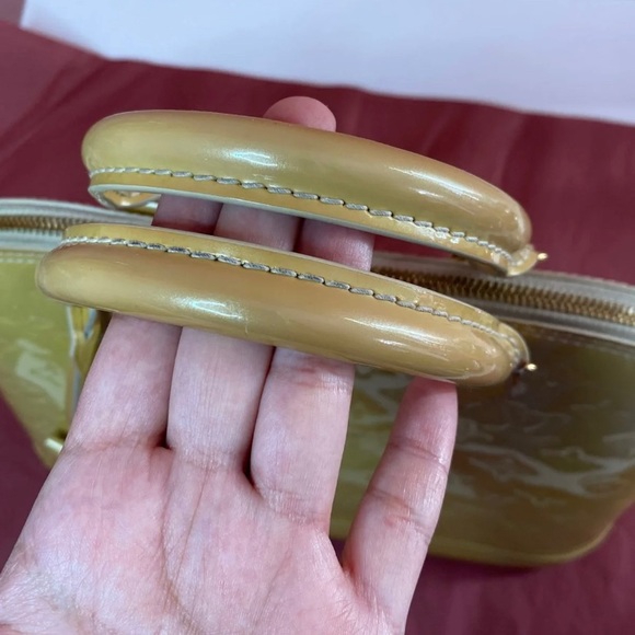 Louis Vuitton Vernis Alma - Picture 3 of 9